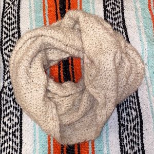 Soft infinity scarf